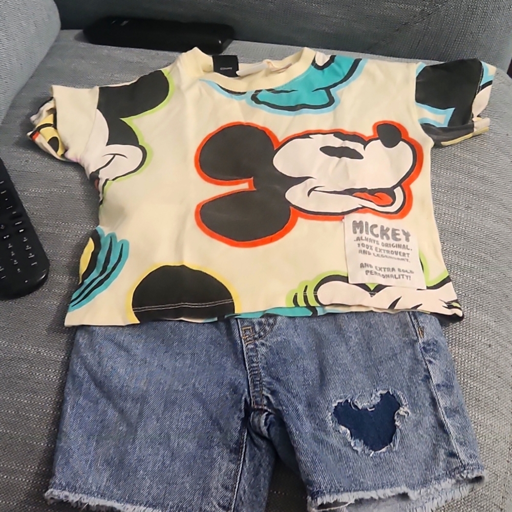 Shirt Zara;  short Gap
